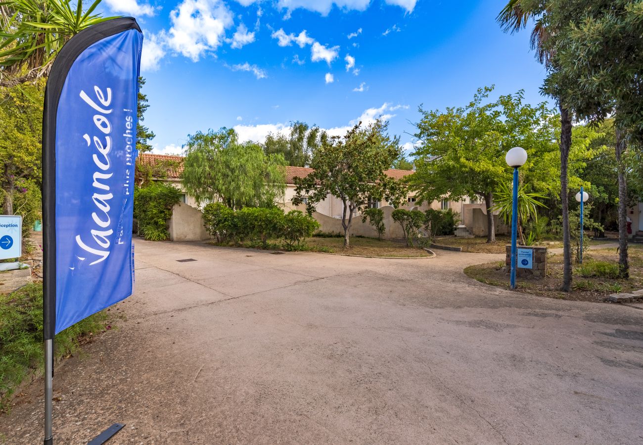 Maison mitoyenne à Sari-Solenzara - Maisonnette, 7 pers, terrasse, proche de la mer
