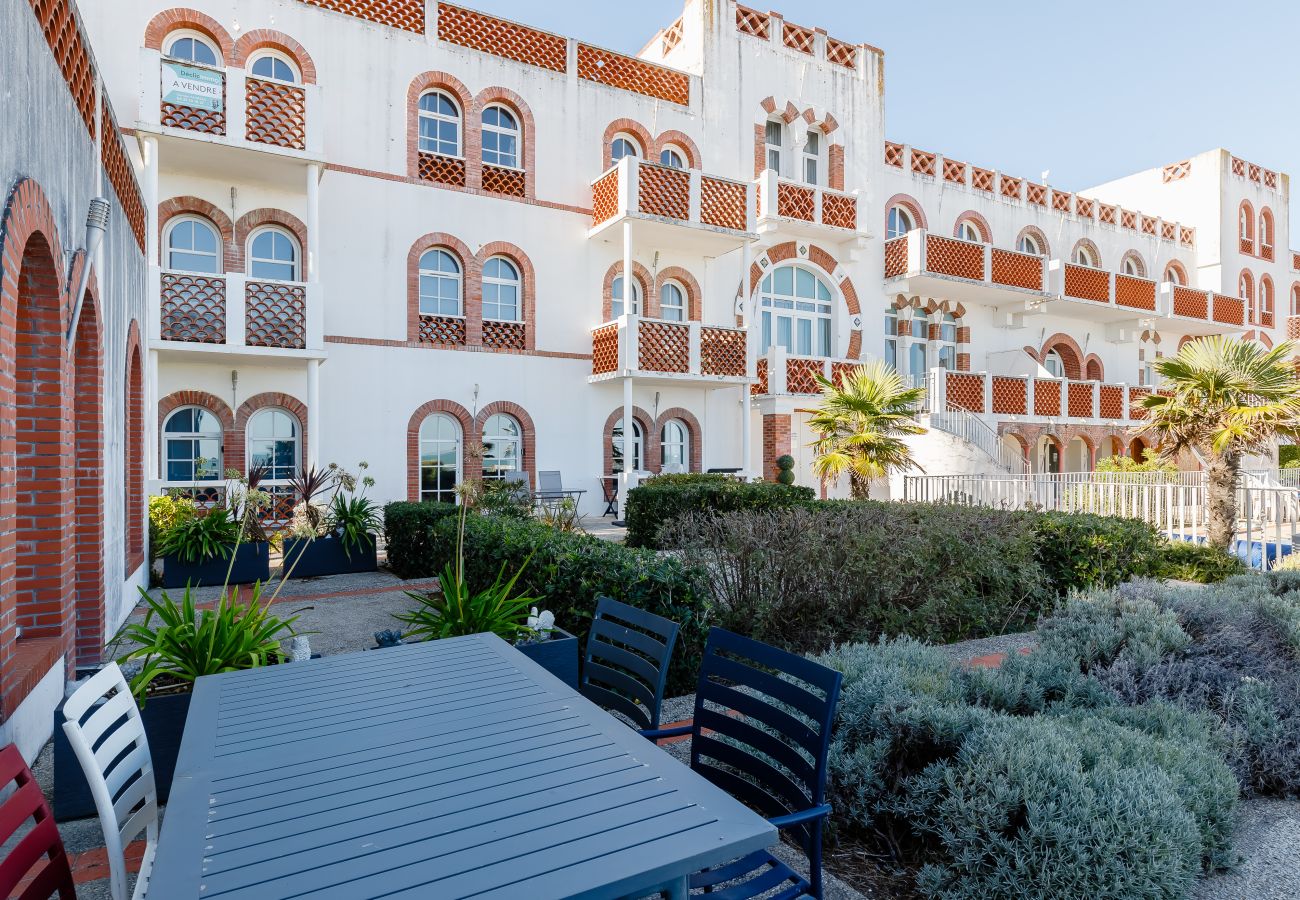 Appartement à La Tranche-sur-Mer - Bel Appt 5 pers en bord de plage avec piscine