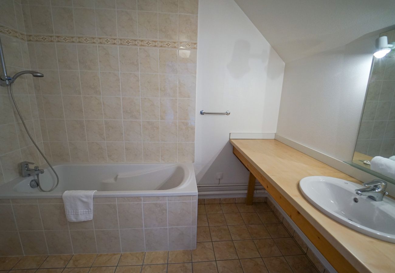 Appartement à Giez - Appartement duplex, 10 pers, vue nature