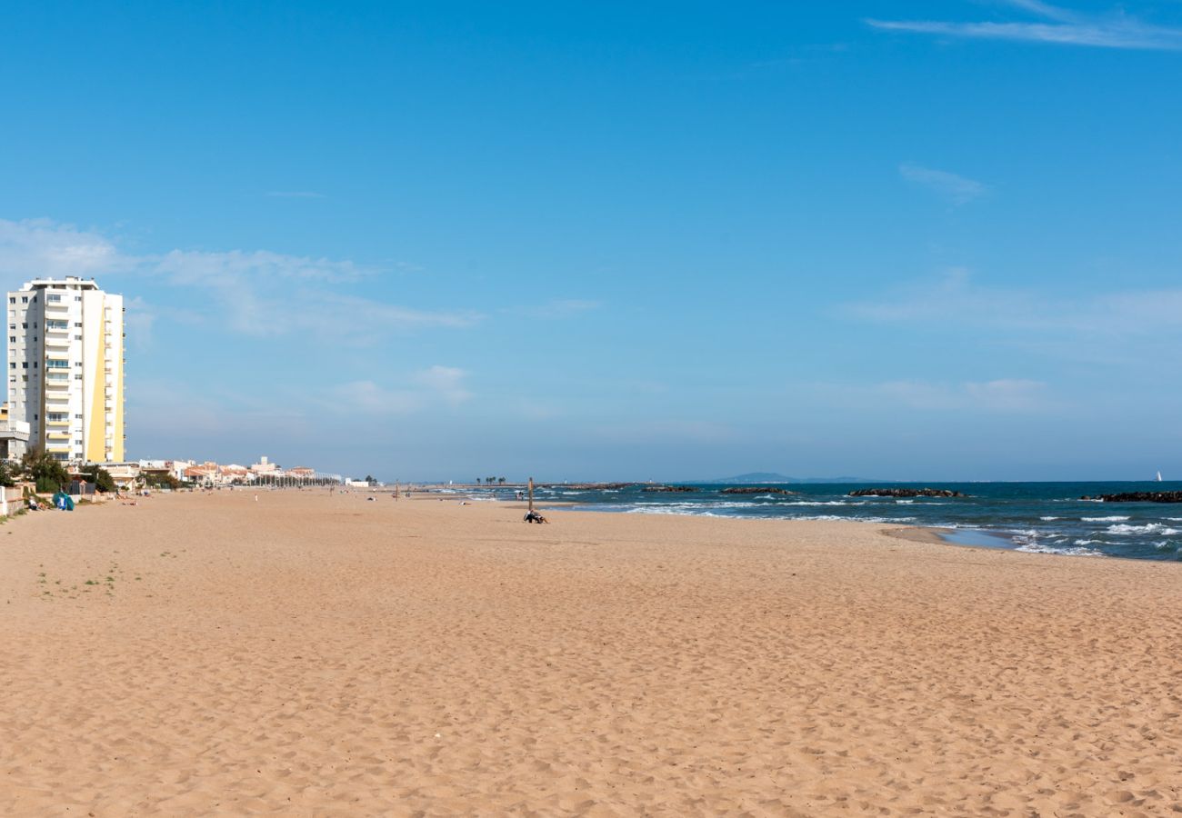 Appartement à Sérignan - Charmant appart 6 pers proche de la mer 
