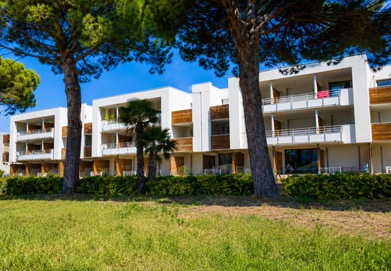 Appartement à Mandelieu-la-Napoule - Appt climatisé plein Sud 4 pers vue Marina avec piscine