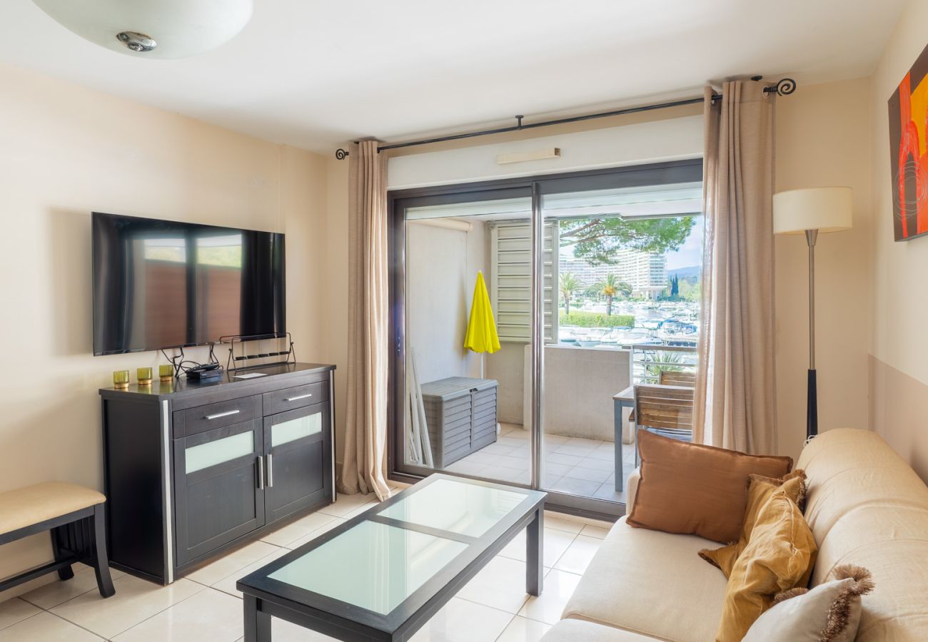 Appartement à Mandelieu-la-Napoule - Bel Appt climatisé pour 4pers 