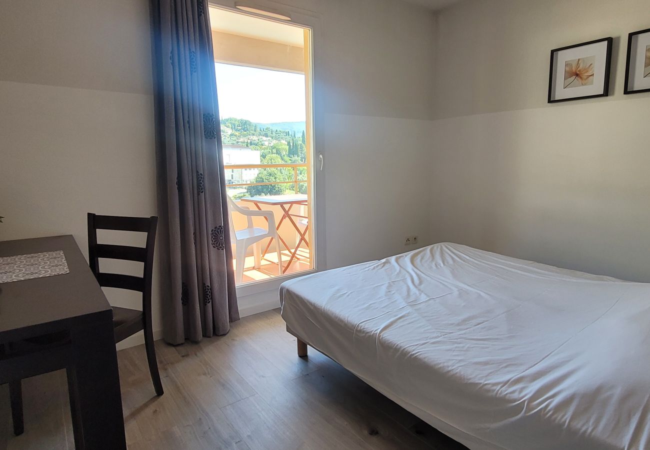 Appartement à Grasse - Appartement avec magnifique vue du balcon, et piscine