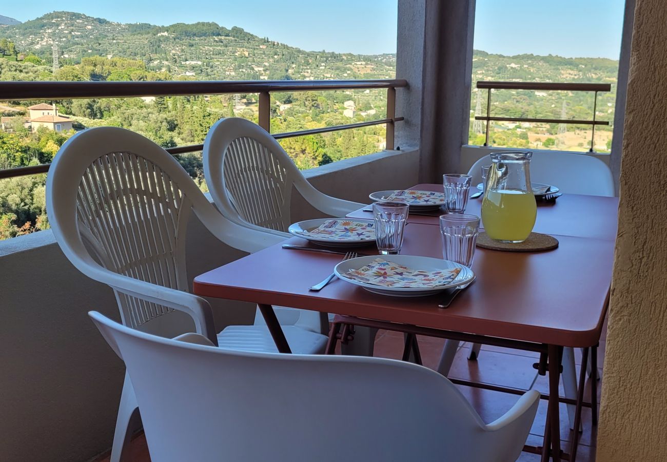 Appartement à Grasse - Appartement avec magnifique vue du balcon, et piscine