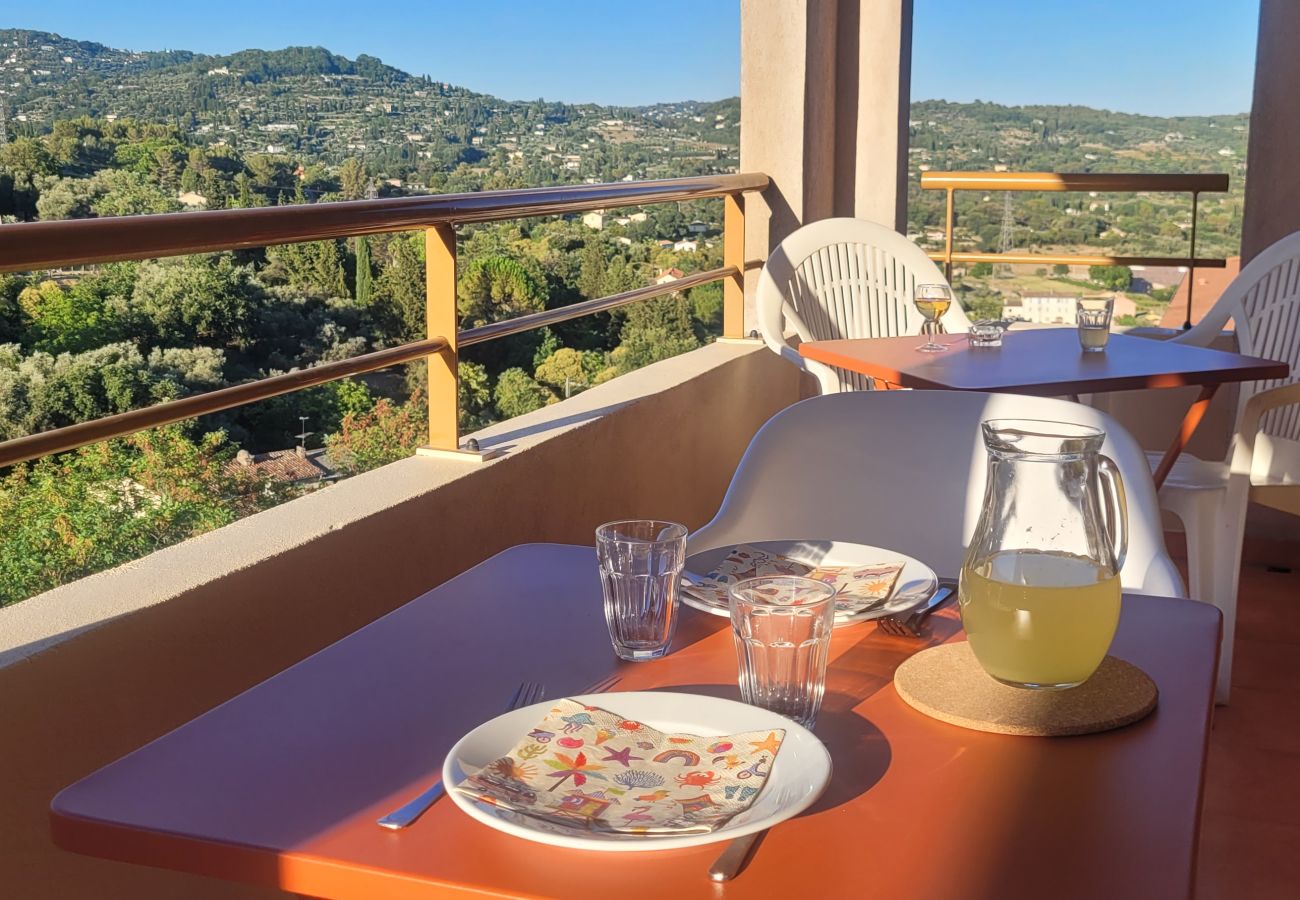 Appartement à Grasse - Appartement avec magnifique vue du balcon, et piscine