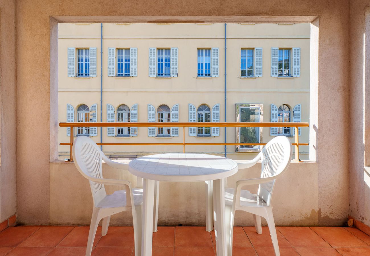 Appartement à Grasse - Charmant appartement 4 pers avec clim et balcon