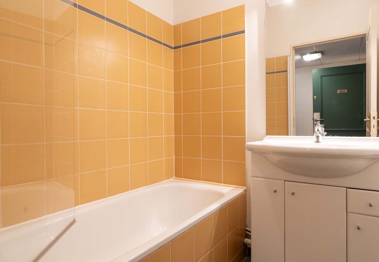 Appartement à Grasse - Joli appartement avec jardin,  4 pers