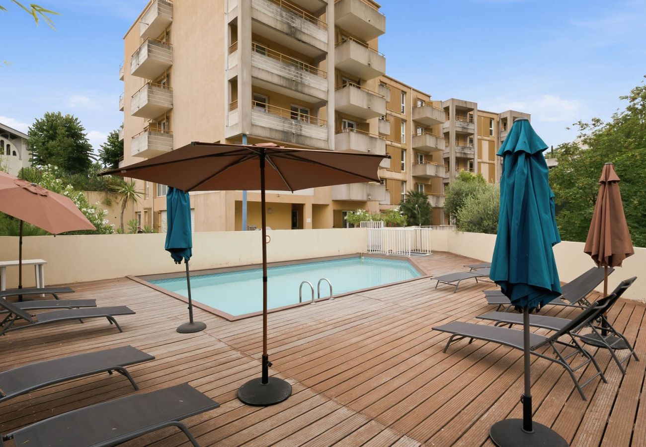 Appartement à Grasse - Joli appartement avec jardin,  4 pers
