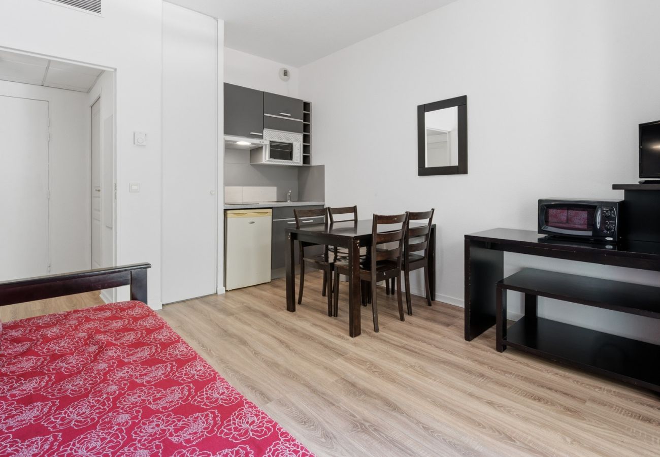 Appartement à Grasse - Joli appartement avec jardin,  4 pers