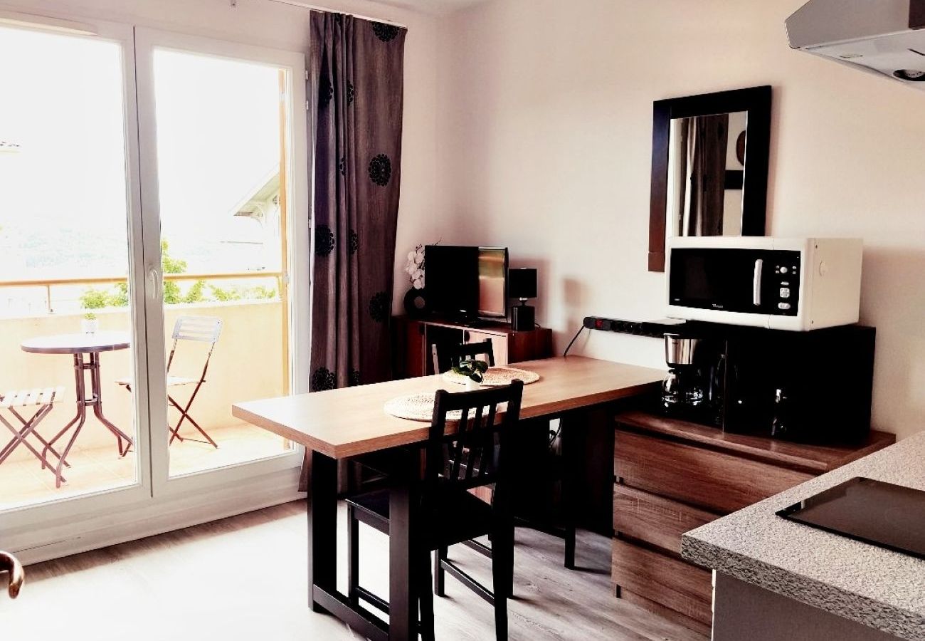 Studio à Grasse - Studio climatisé 2 pers proche des commerces 