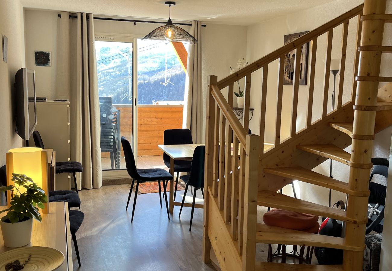 Appartement à Allos - Grand appartement Familial Duplex - skis aux pieds - 9 pers