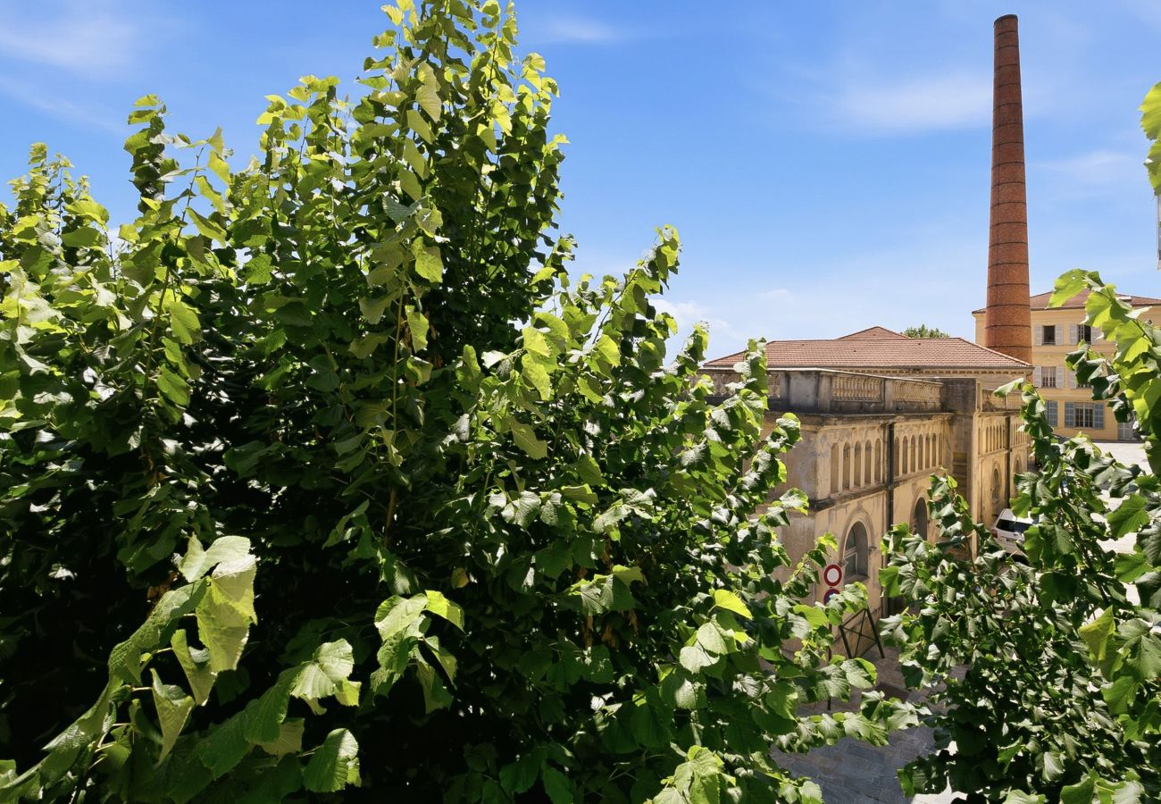 Studio à Grasse - Studio avec balcon, piscine extérieure et parking