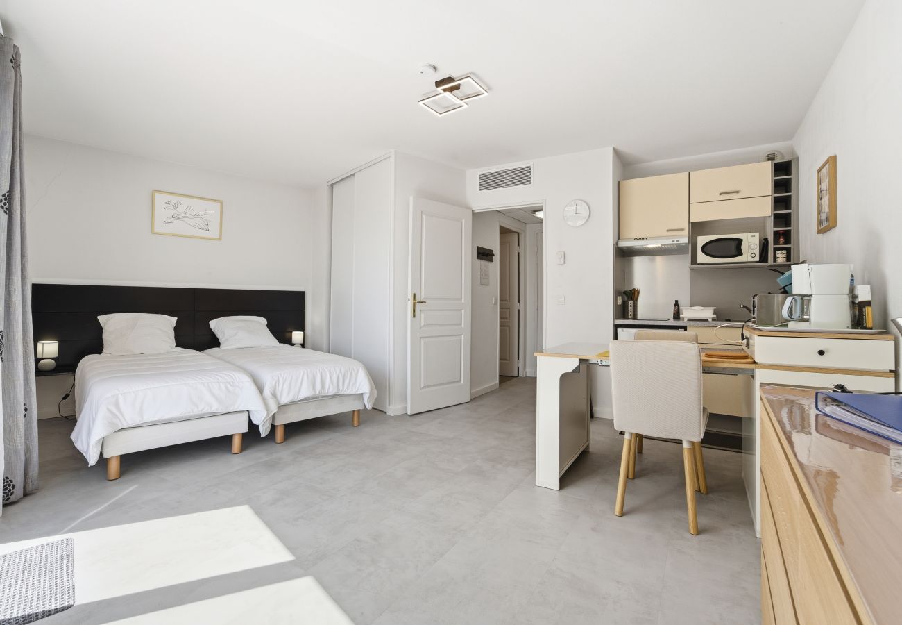 Studio à Grasse - Studio climatisé 2 pers proche des commerces 