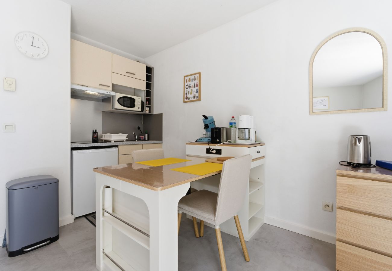 Studio à Grasse - Studio climatisé 2 pers proche des commerces 