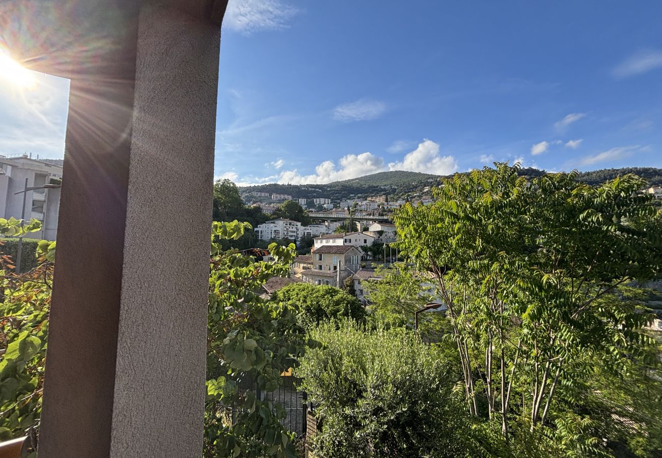 Appartement à Grasse - Appartement lumineux 4 pers, avec balcon