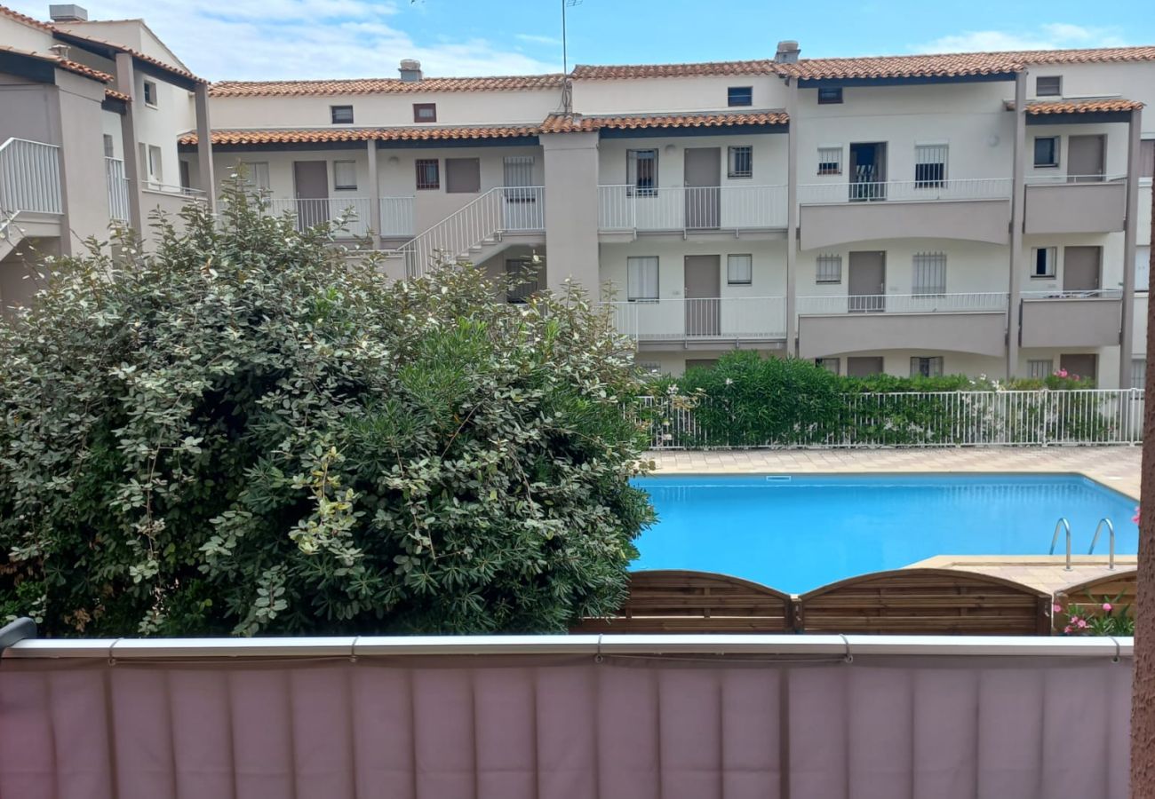 Appartement à Agde - Appt cabine lumineux 4 pers vue piscine