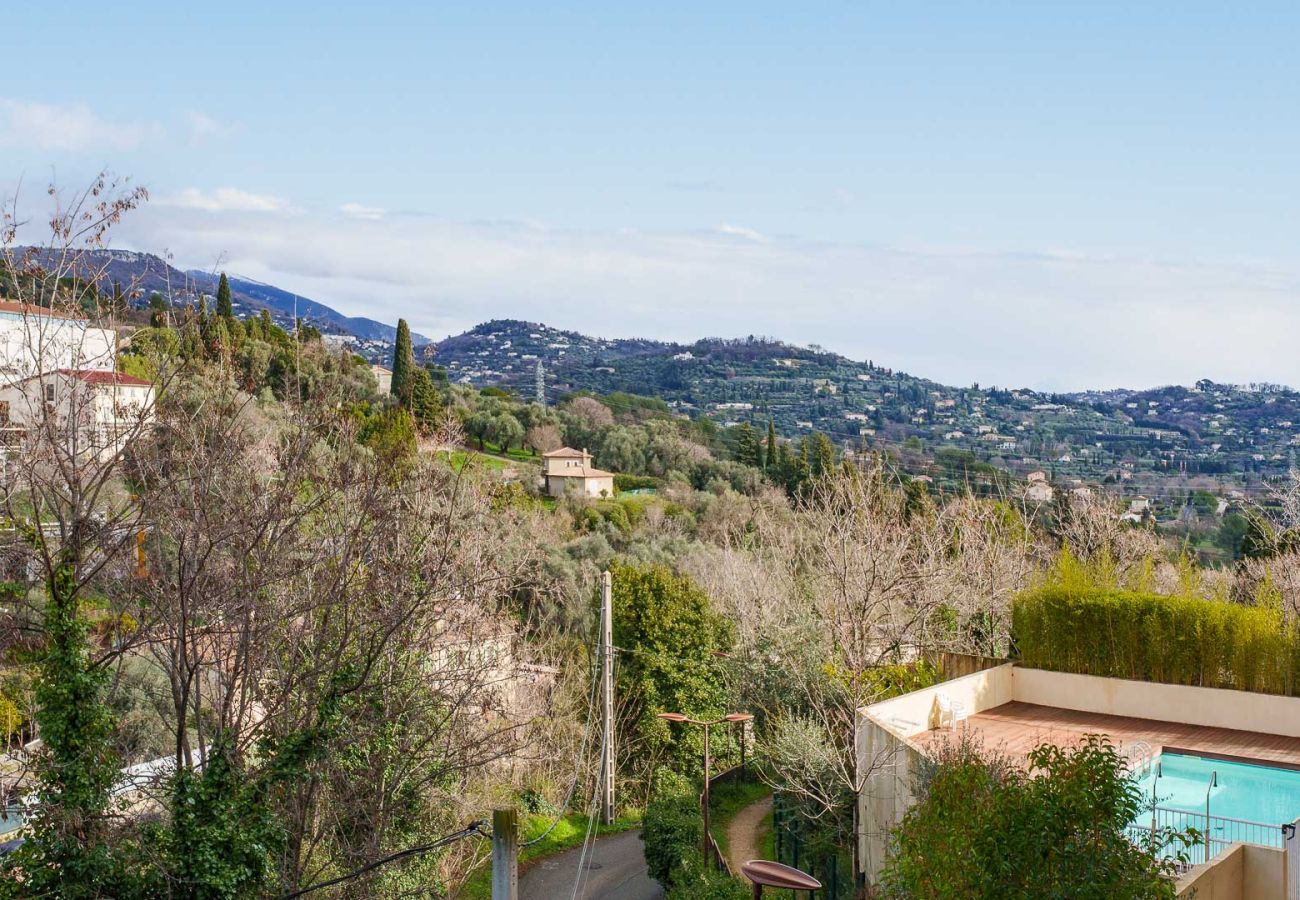 Appartement à Grasse - Appartement lumineux avec piscine 4 pers
