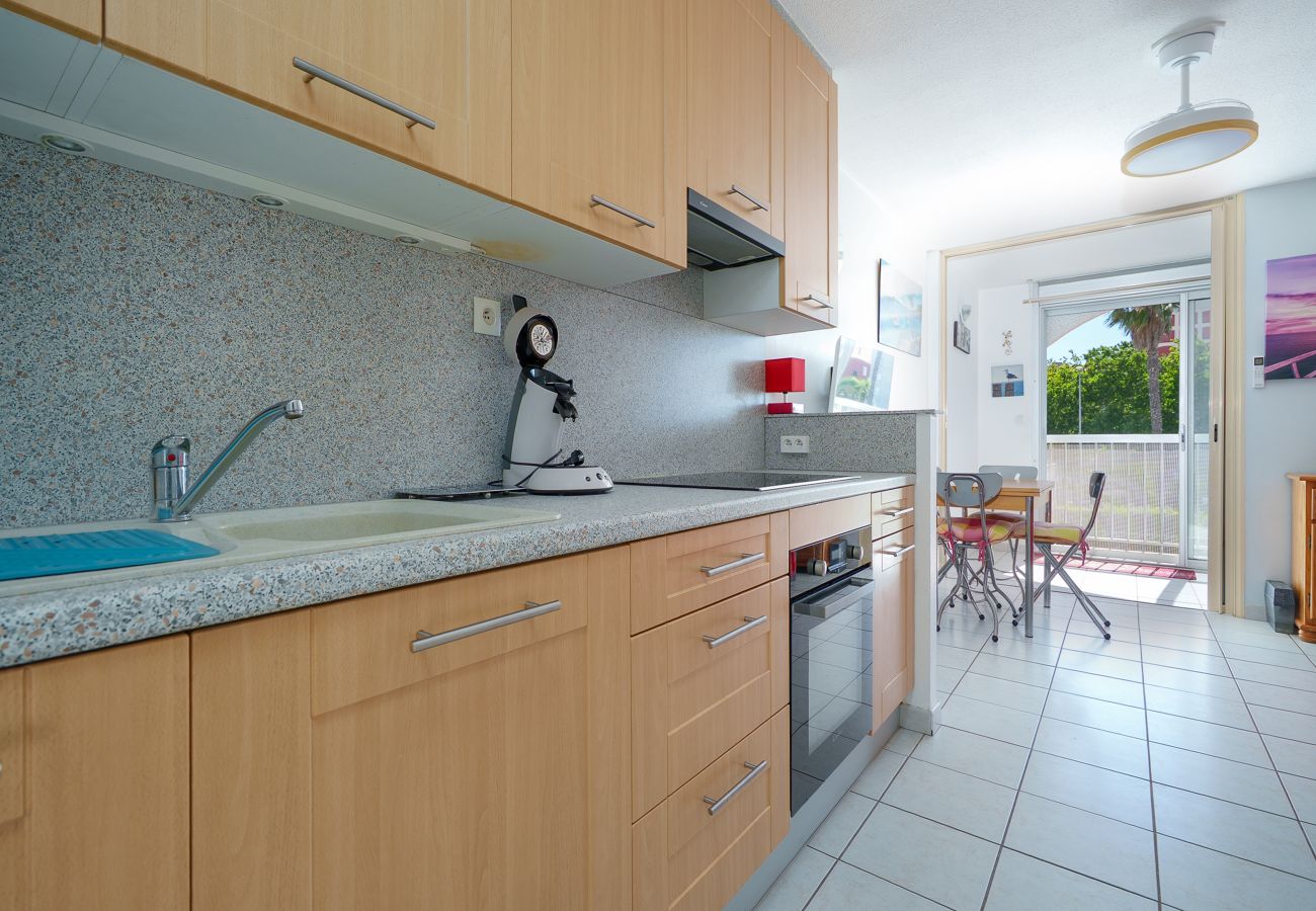 Appartement à Agde - Appartement climatisée à 300m de la plage, parking privé