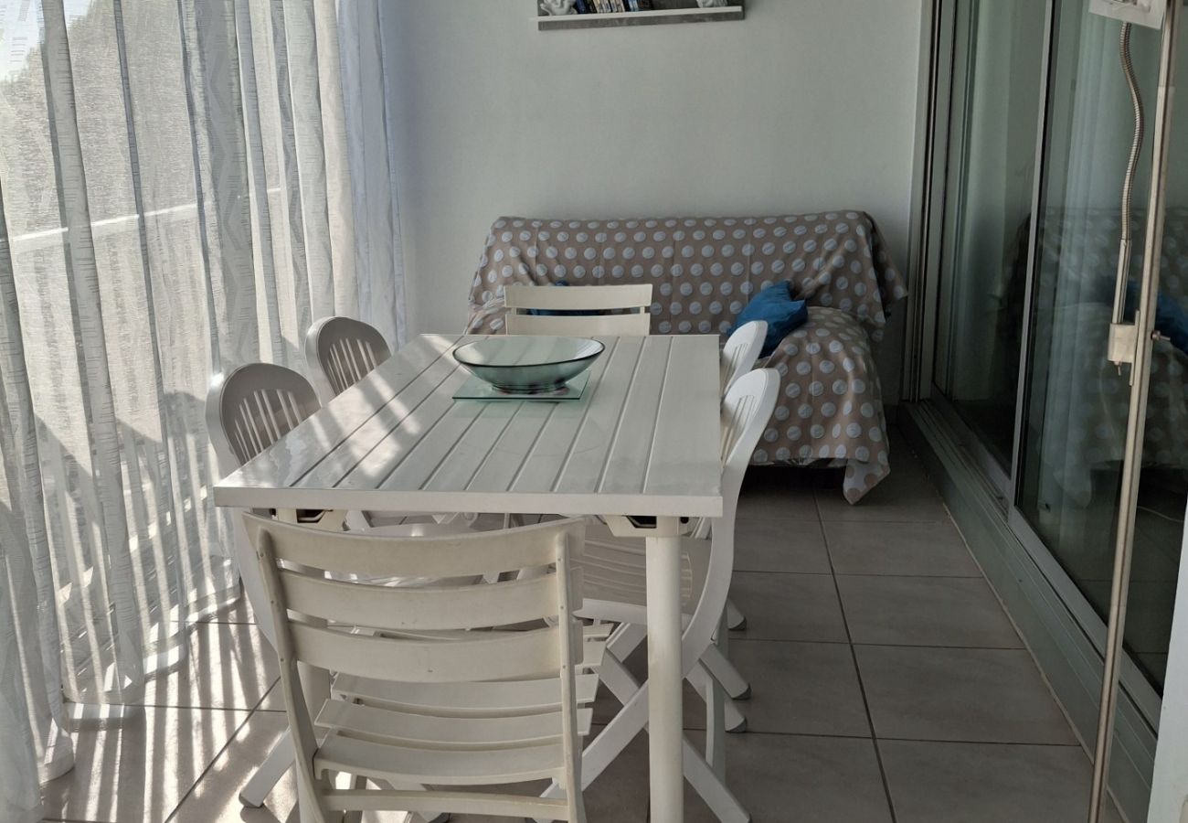Studio à Le Grau-du-Roi - Studio avec loggia proche de la mer
