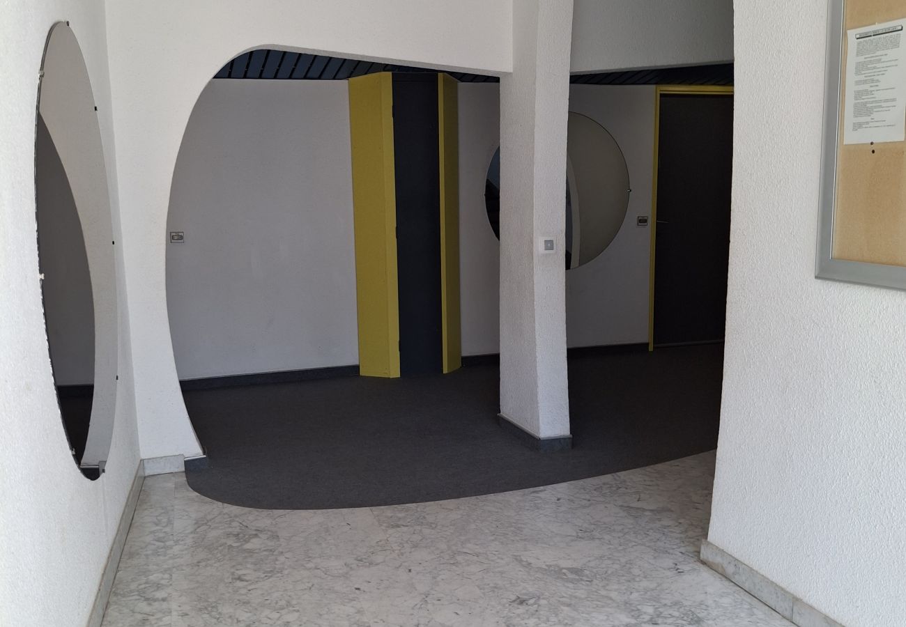Studio à Le Grau-du-Roi - Studio avec loggia proche de la mer