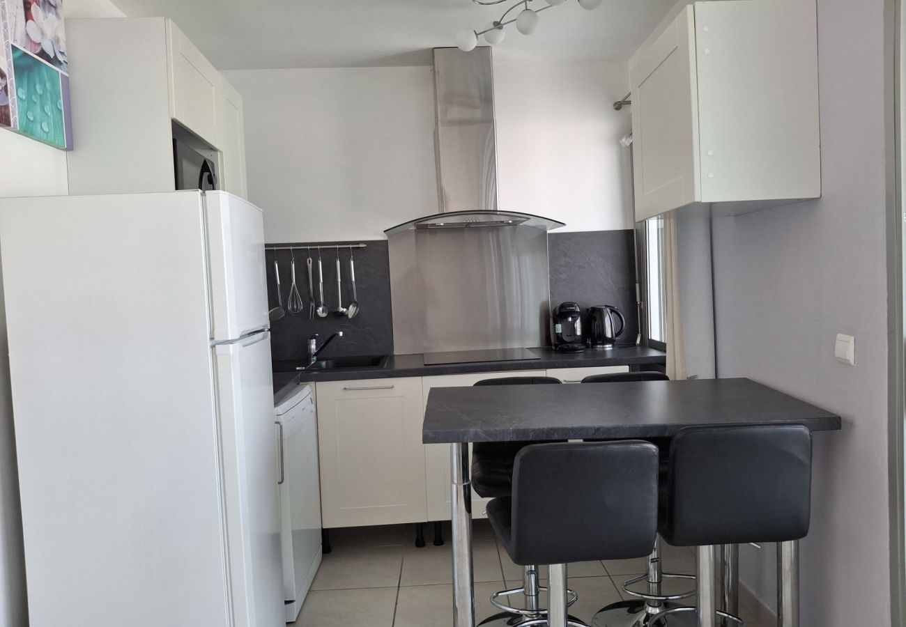 Studio à Le Grau-du-Roi - Studio avec loggia proche de la mer