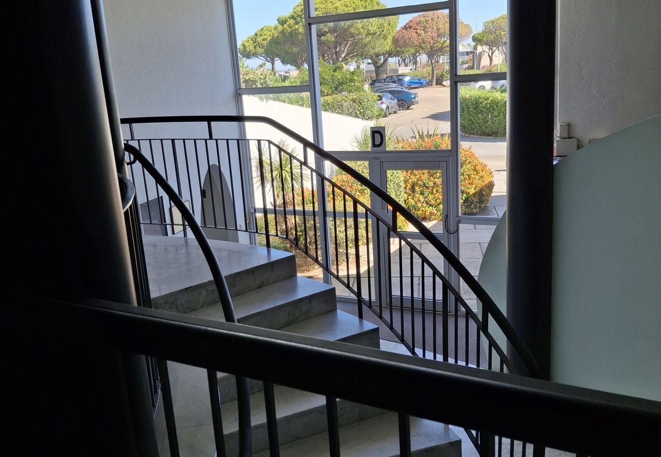 Studio à Le Grau-du-Roi - Studio avec loggia proche de la mer