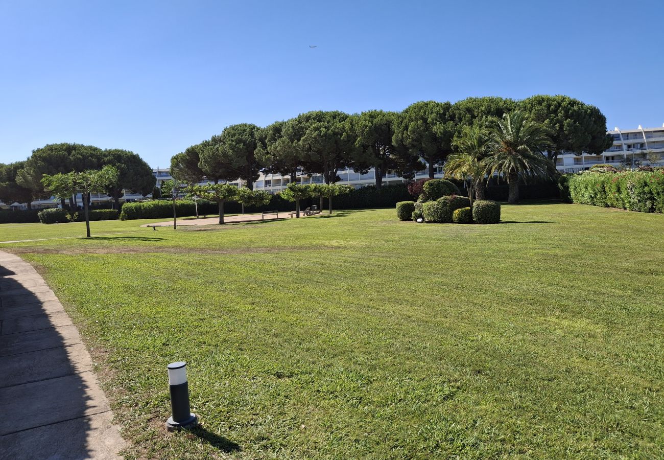 Studio à Le Grau-du-Roi - Studio avec loggia proche de la mer