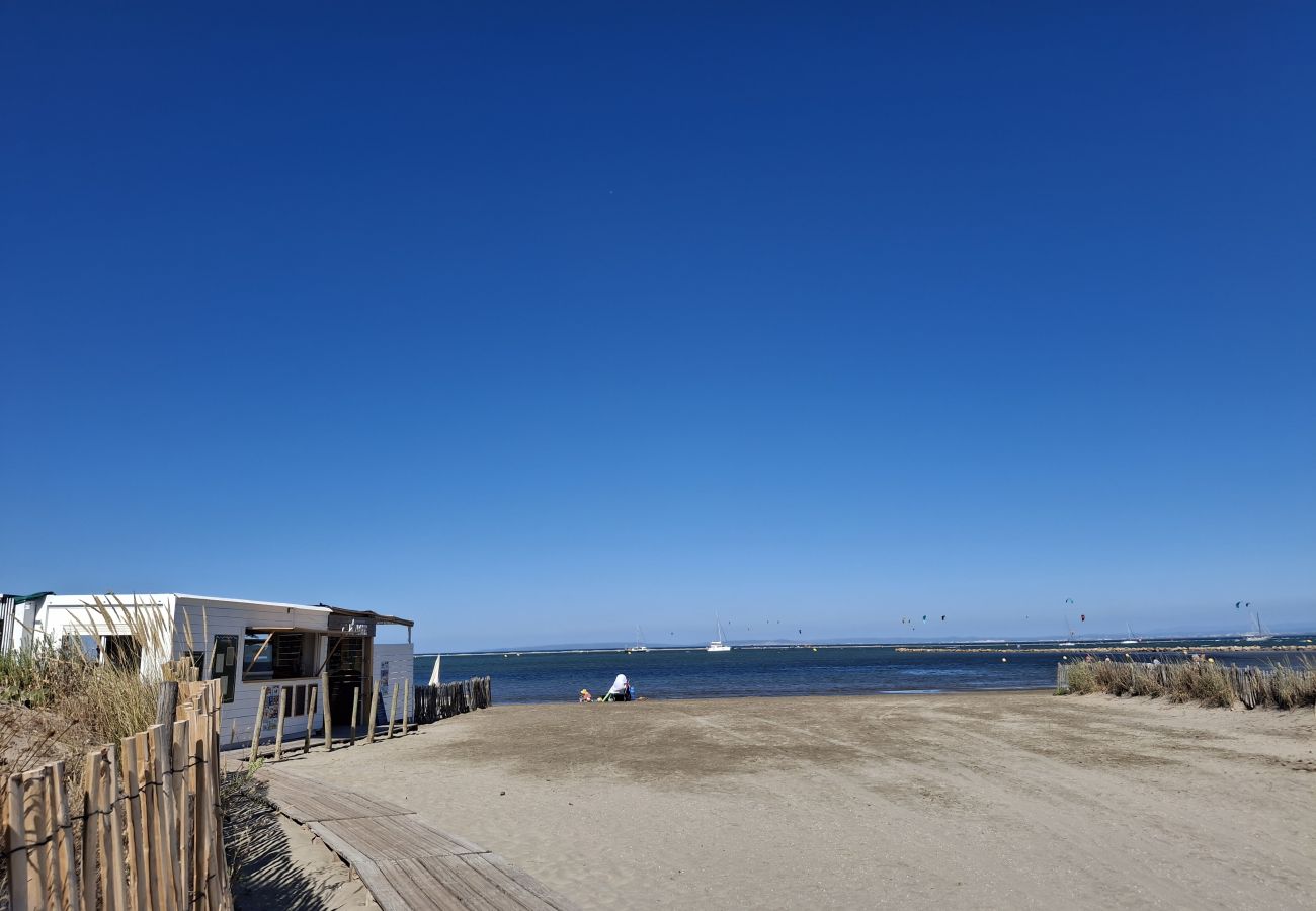 Studio à Le Grau-du-Roi - Studio avec loggia proche de la mer