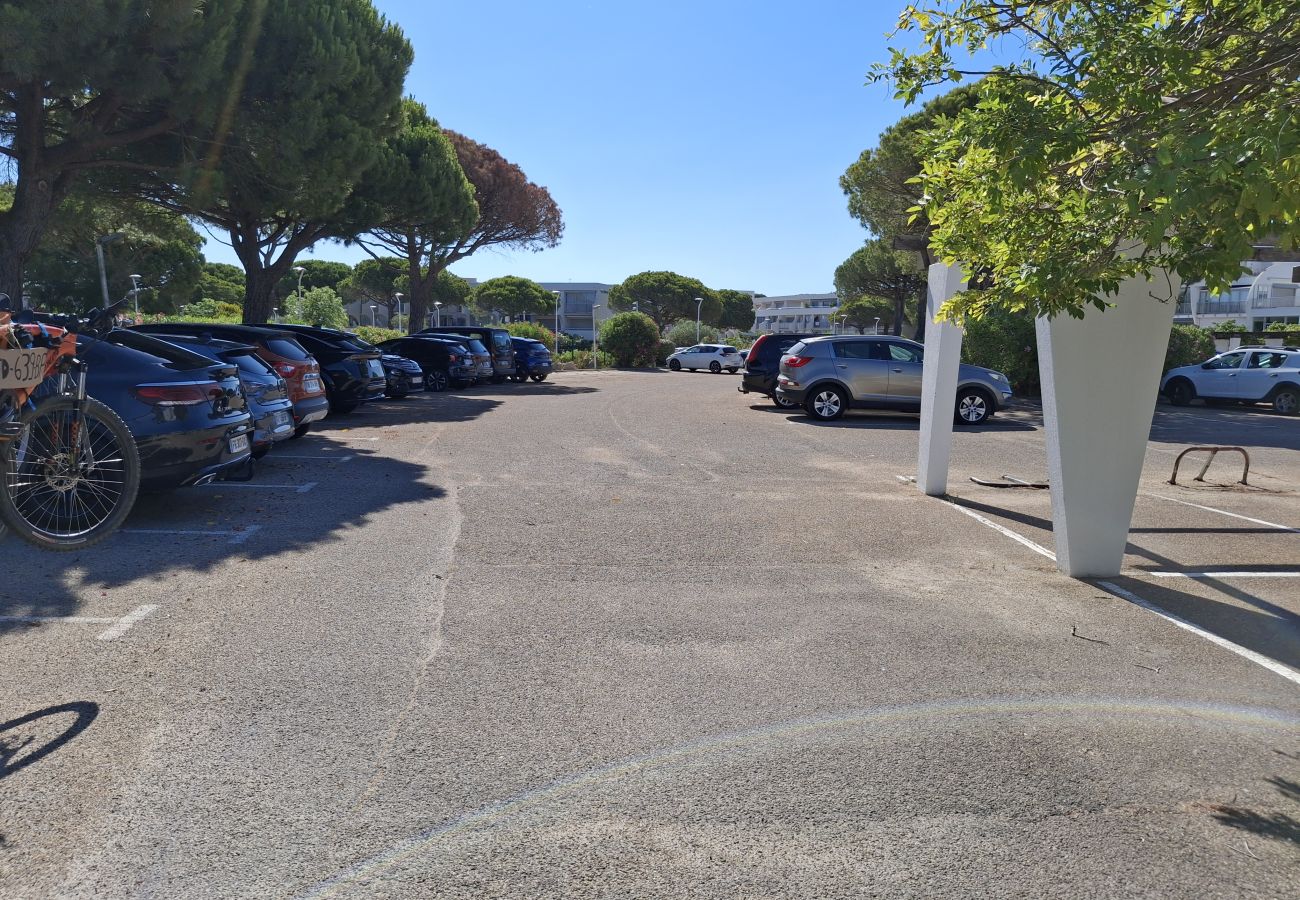 Studio à Le Grau-du-Roi - Studio avec loggia proche de la mer