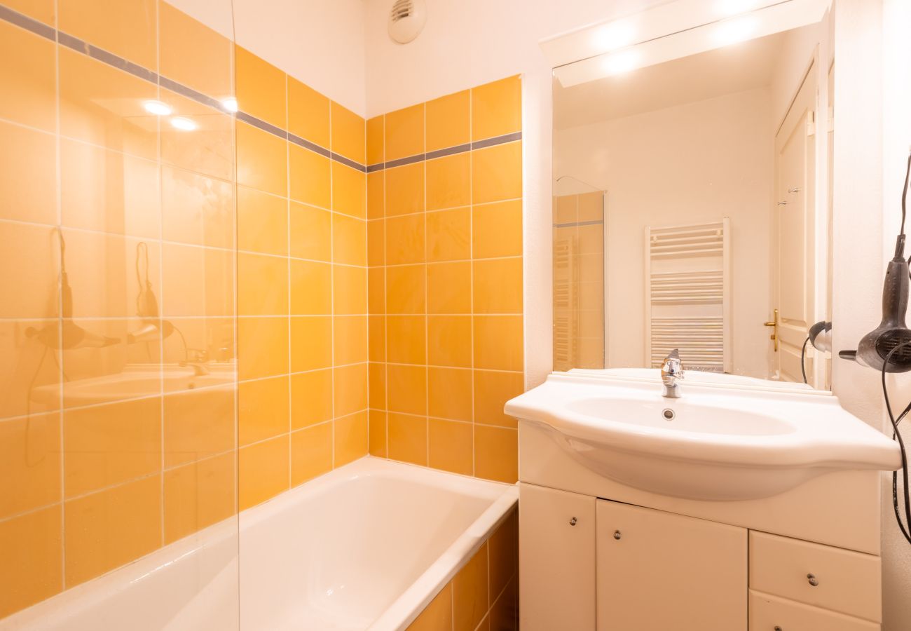 Appartement à Grasse - Appartement avec balcon et piscine 4 personnes
