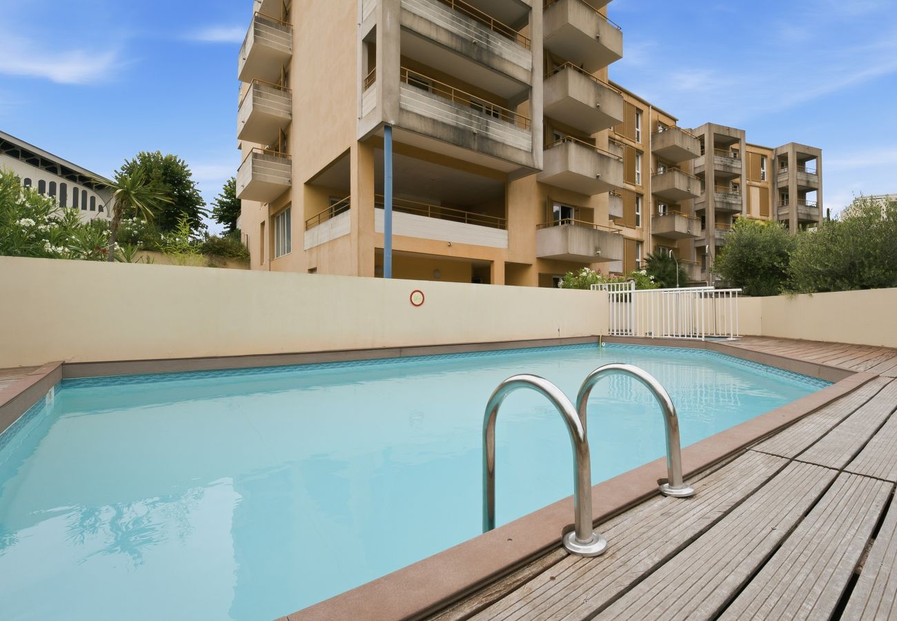 Appartement à Grasse - Appartement avec balcon et piscine