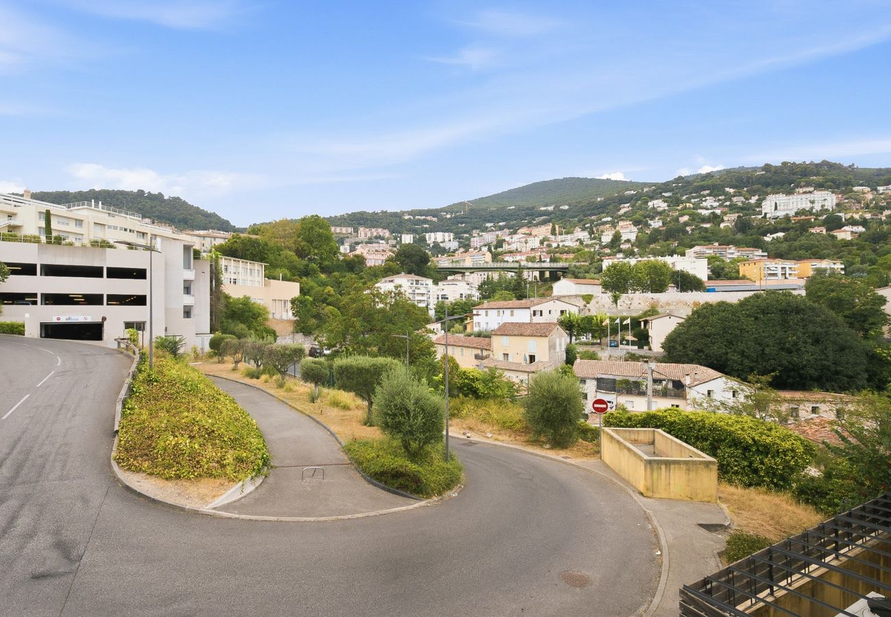 Appartement à Grasse - Appartement avec balcon et piscine