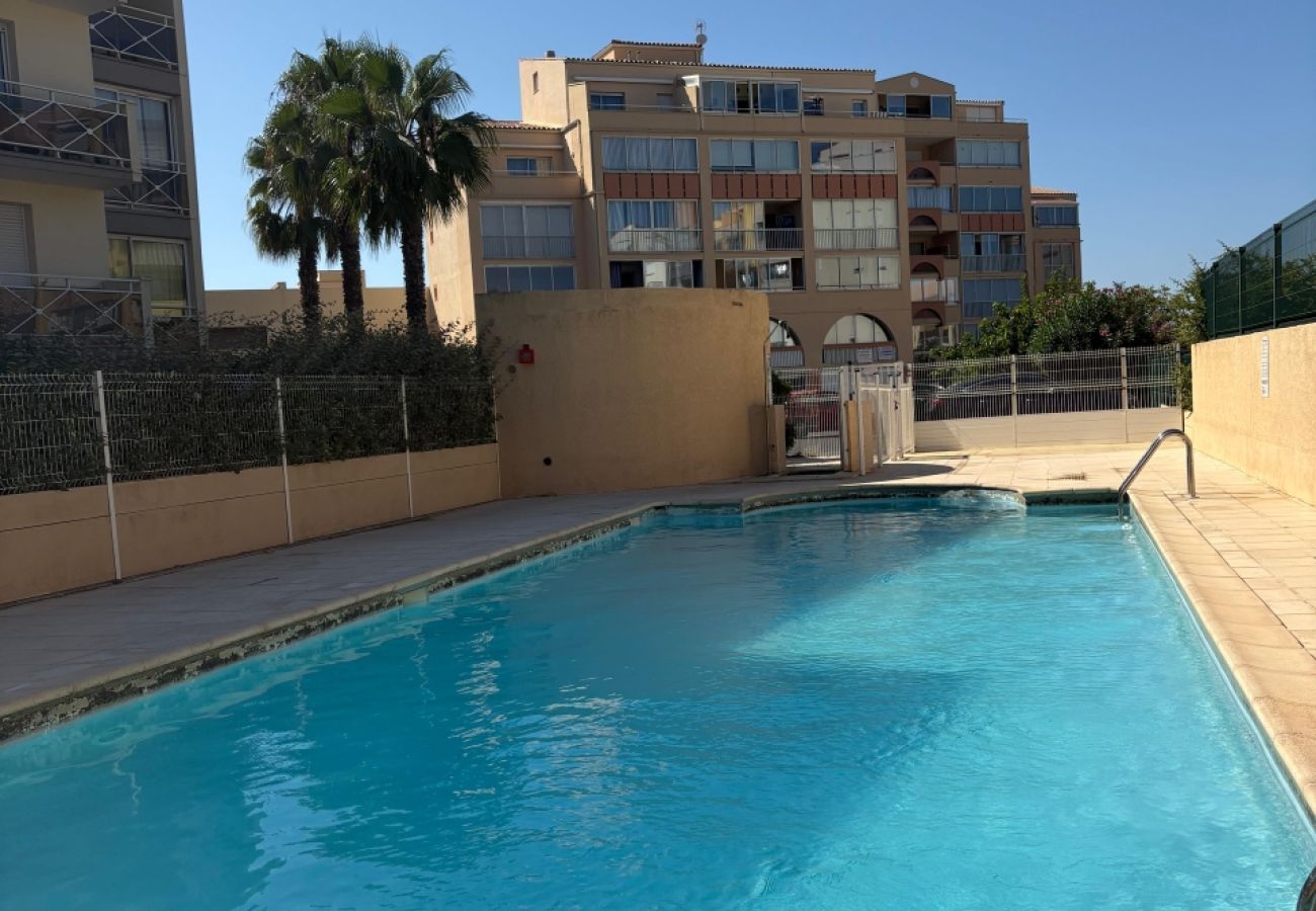 Appartement à Agde - Appartement avec loggia et piscine