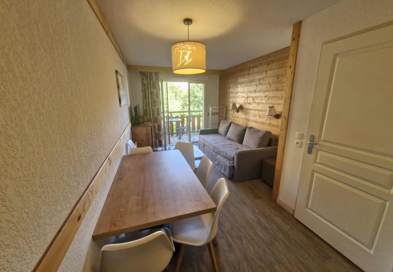 Appartement à Saint-Sorlin-d´Arves - Appartement avec balcon et piscine intérieure