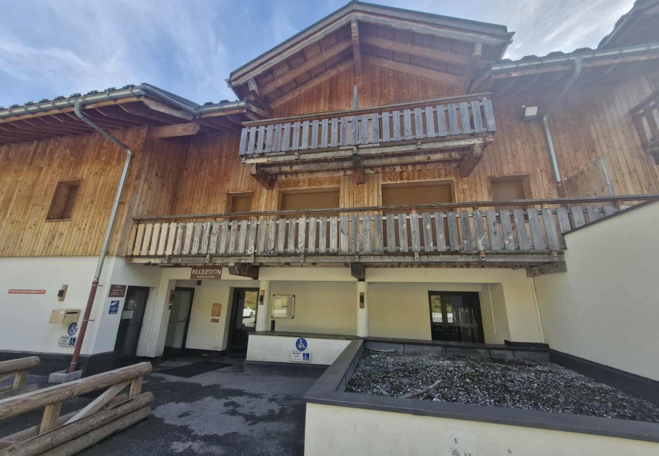 Appartement à Saint-Sorlin-d´Arves - Appartement avec balcon et piscine intérieure