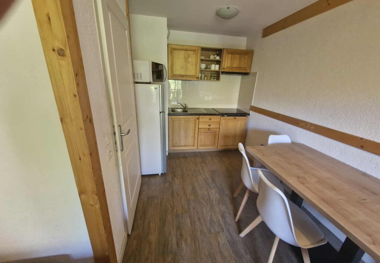Appartement à Saint-Sorlin-d´Arves - Appartement avec balcon et piscine intérieure