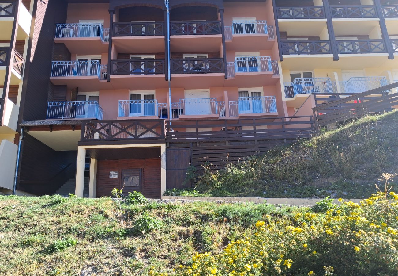 Studio à Allos - Studio avec coin nuit vue montagne