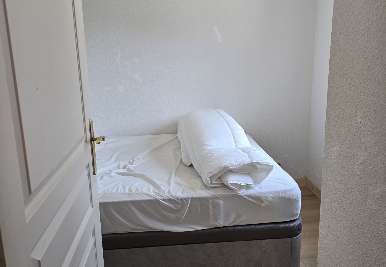 Appartement à Saint-Sorlin-d´Arves - Appartement avec coin nuit, balcon et piscine intérieure