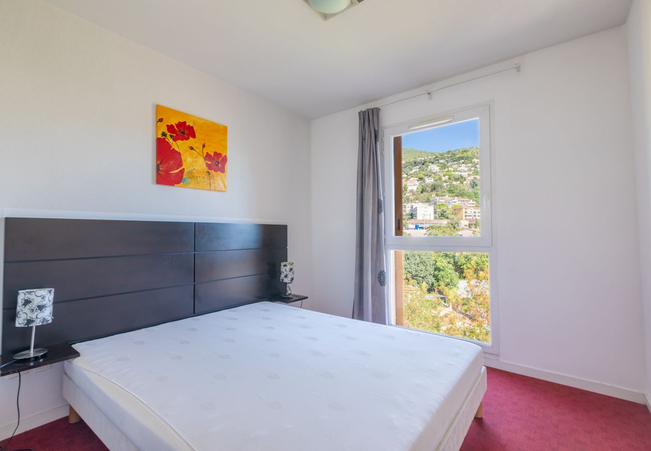 Appartement à Grasse - Appartement avec balcon et piscine