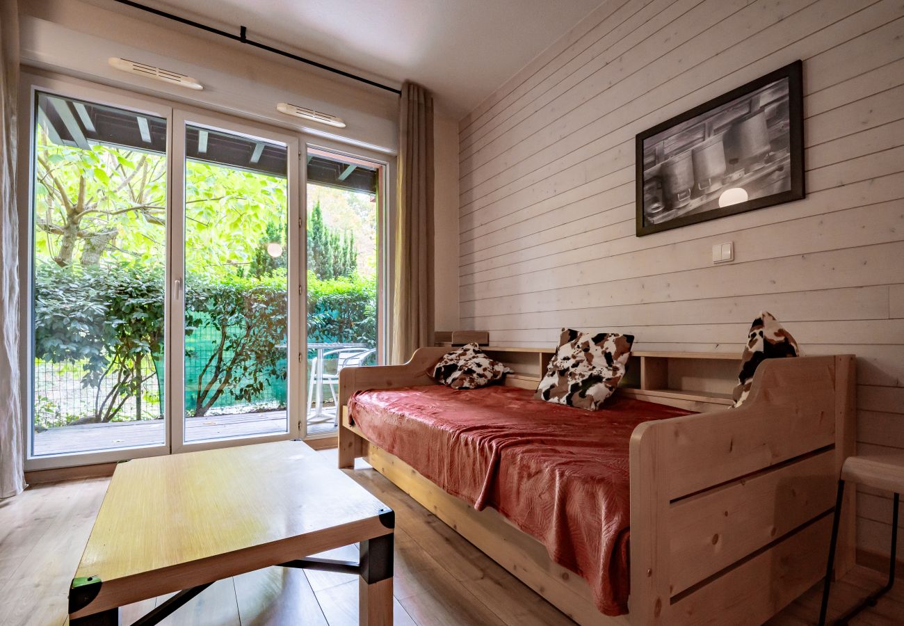 Appartement à Ax-les-Thermes - Appartement avec terrasse et piscine extérieure