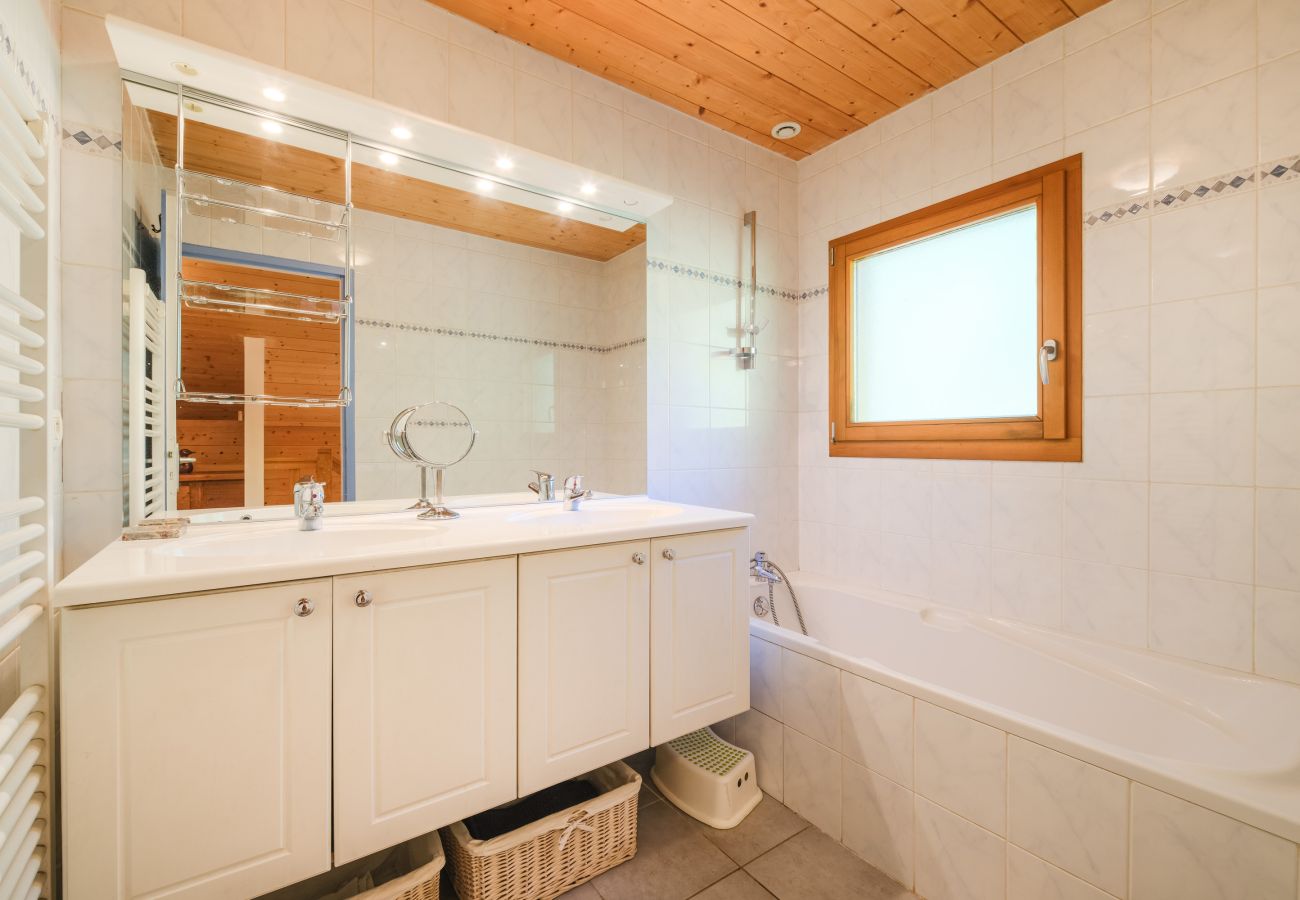 Chalet à La Léchère - Chalet tout équipé skis aux pieds vue montagne